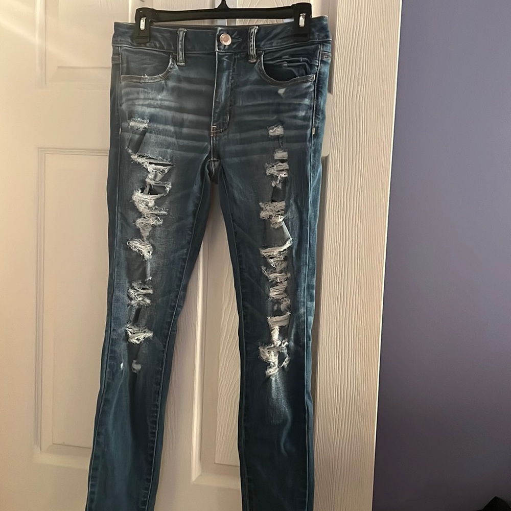 American Eagle ripped jeans size 6